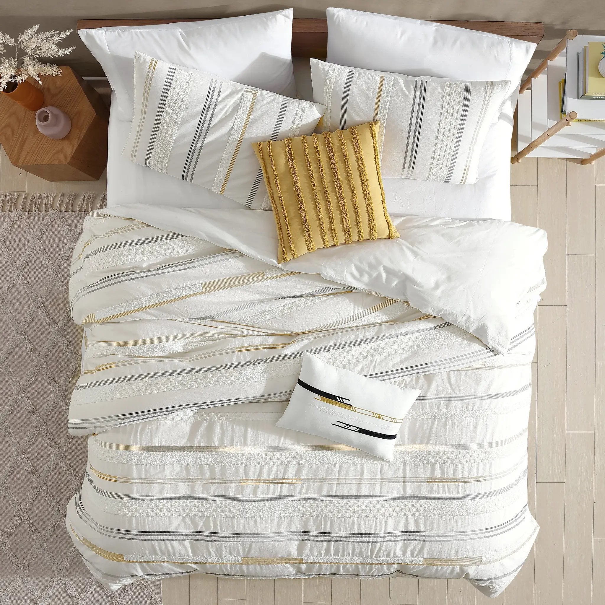 Whitten 6 PC Comforter Cover Set King by HouseOfZazla