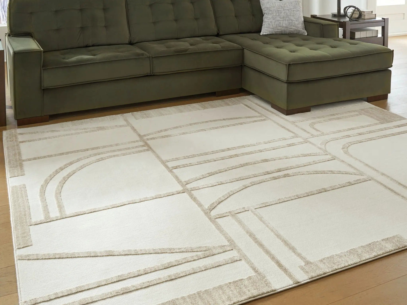 Farongrove - Rug by Unique Piece Furniture