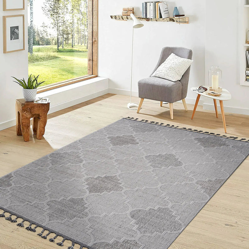 Guros - 8' X 10' Trellis Indoor / Outdoor Area Rug - White / Gray by HouseOfZazla