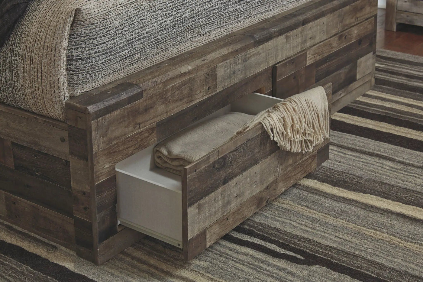 Derekson - Youth Panel Bedroom Set by Unique Piece Furniture