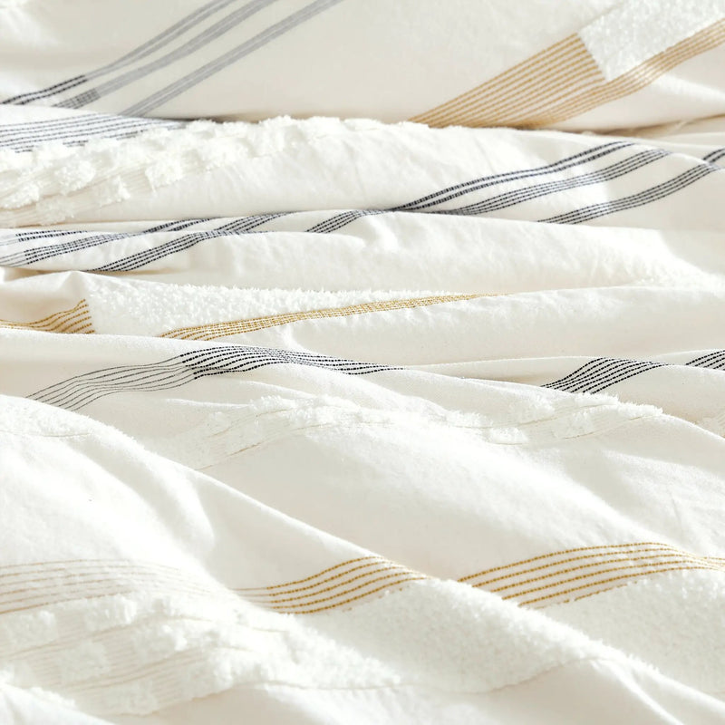 Whitten 6 PC Comforter Cover Set King by HouseOfZazla
