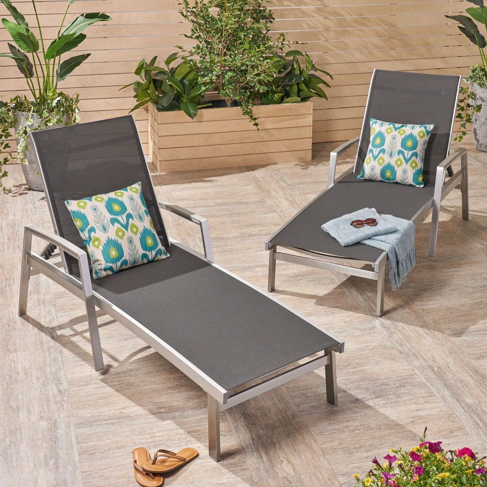 Oaxton Chaise Lounge by HouseOfZazla