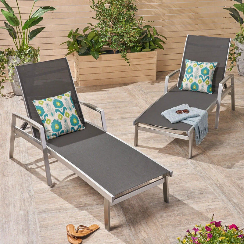 Oaxton Chaise Lounge by HouseOfZazla