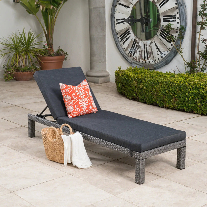 Puerta KD Chaise Lounge by HouseOfZazla