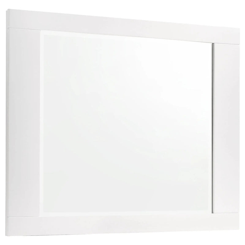 August - 6 Piece Queen Panel Bedroom Set With LED Lighting - White