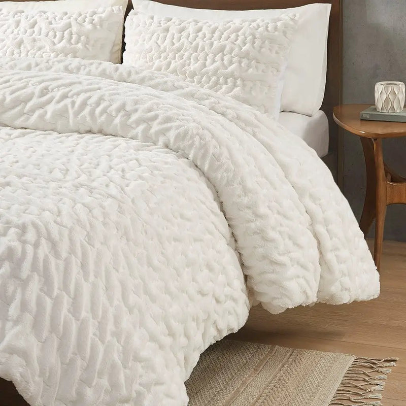 Full/Queen Ruched Fur Down Alternative Comforter Set by HouseOfZazla