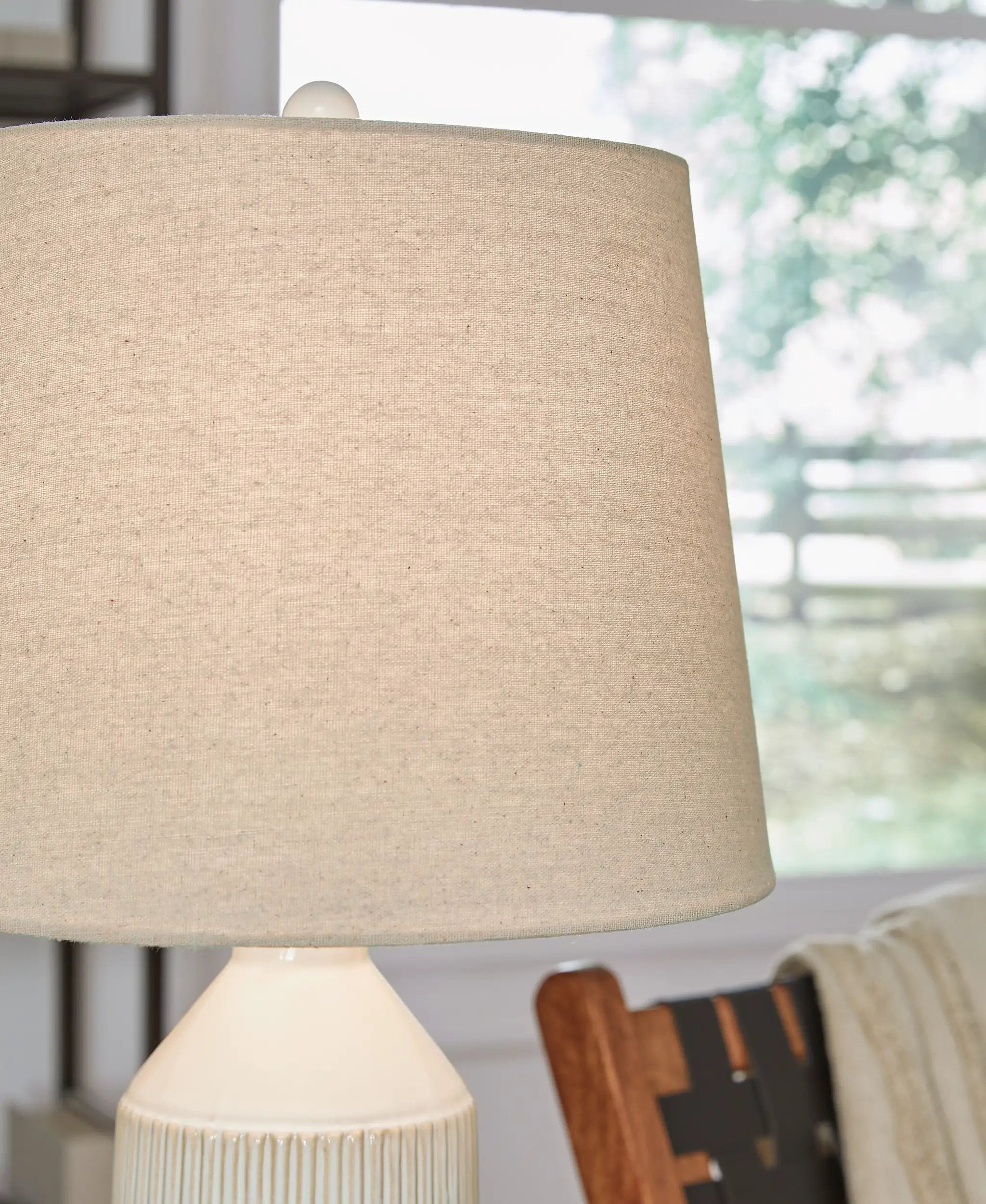 Willport - Ceramic Table Lamp (Set of 2) - Off White by Unique Piece Furniture