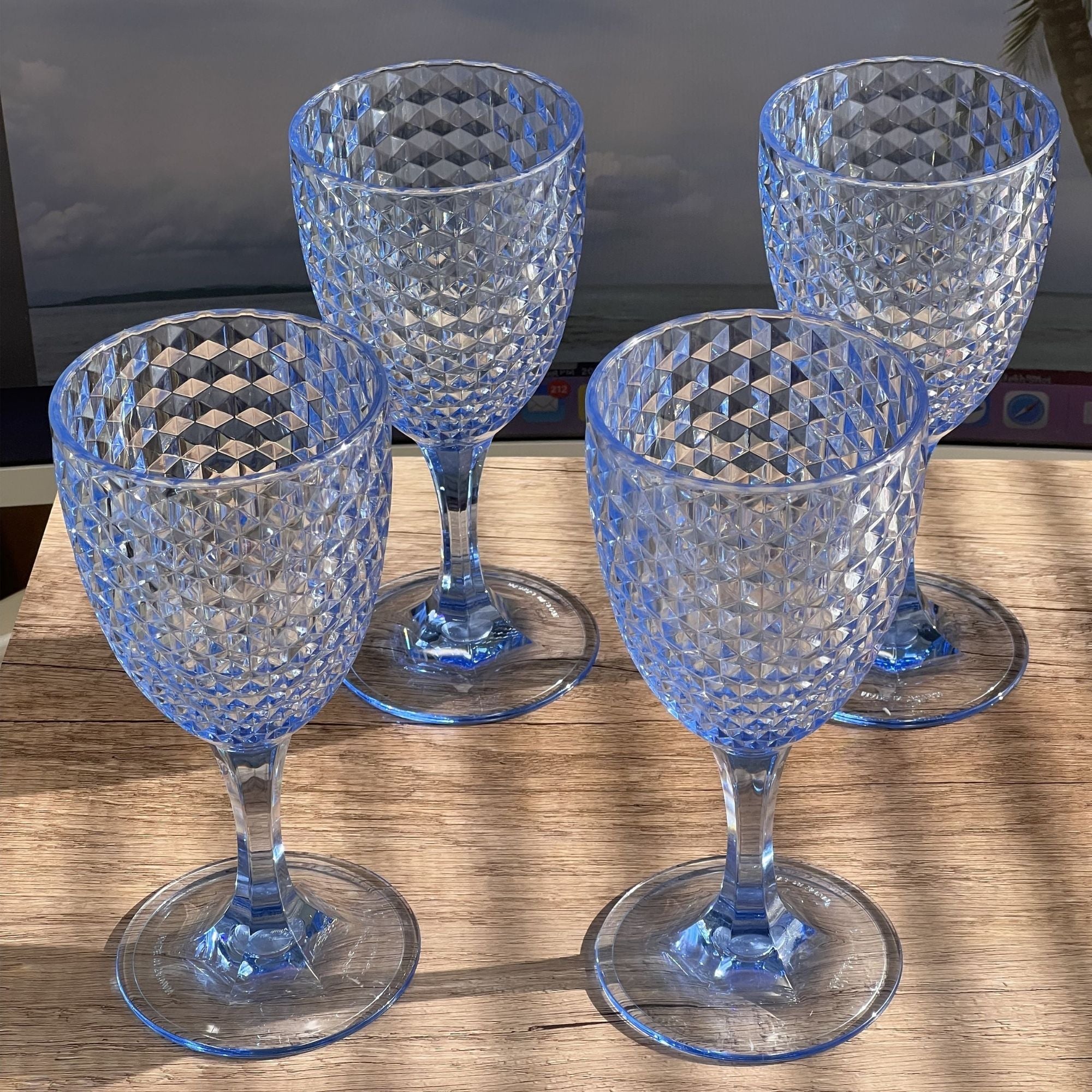 Diamond Cut Plastic Wine Glasses (Set of 4) by HouseOfZazla