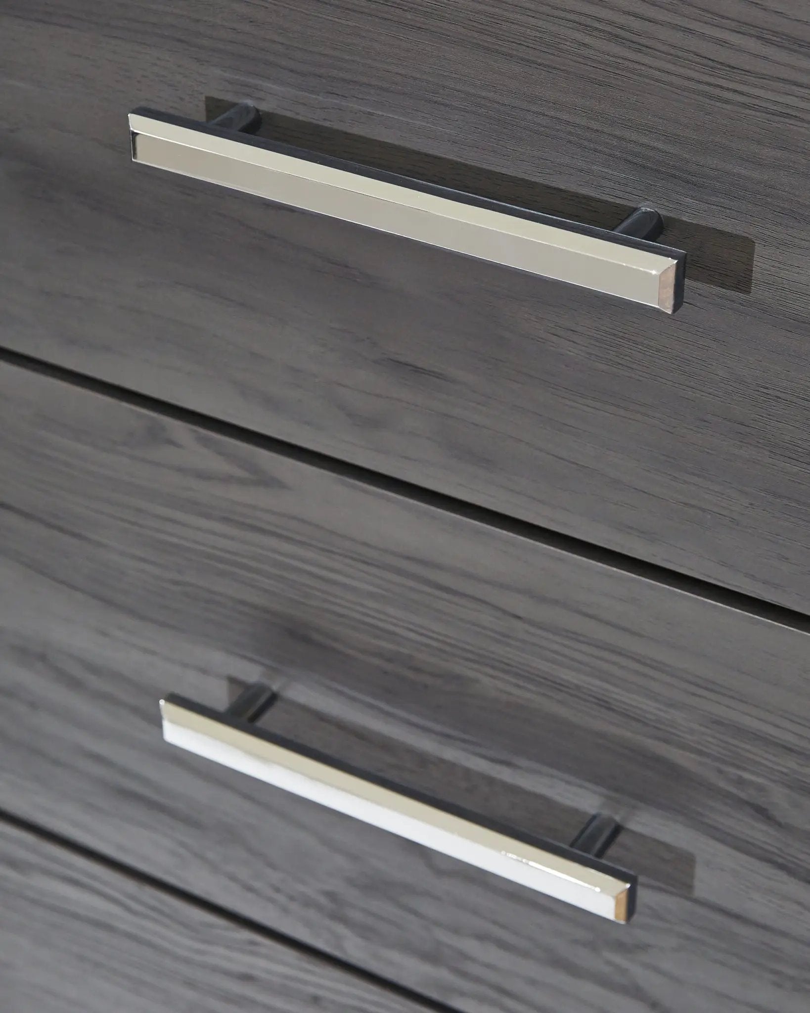 Lodanna - Five Drawer Chest - Gray by Unique Piece Furniture