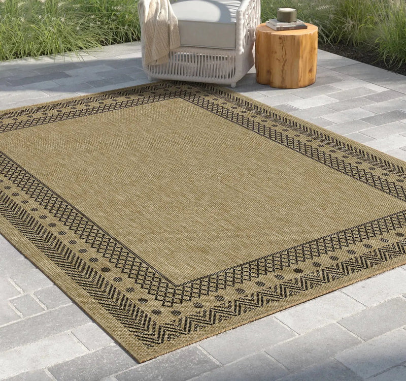 Earth GC_NTL1006 Jute/Black Indoor/Outdoor Area Rug by HouseOfZazla