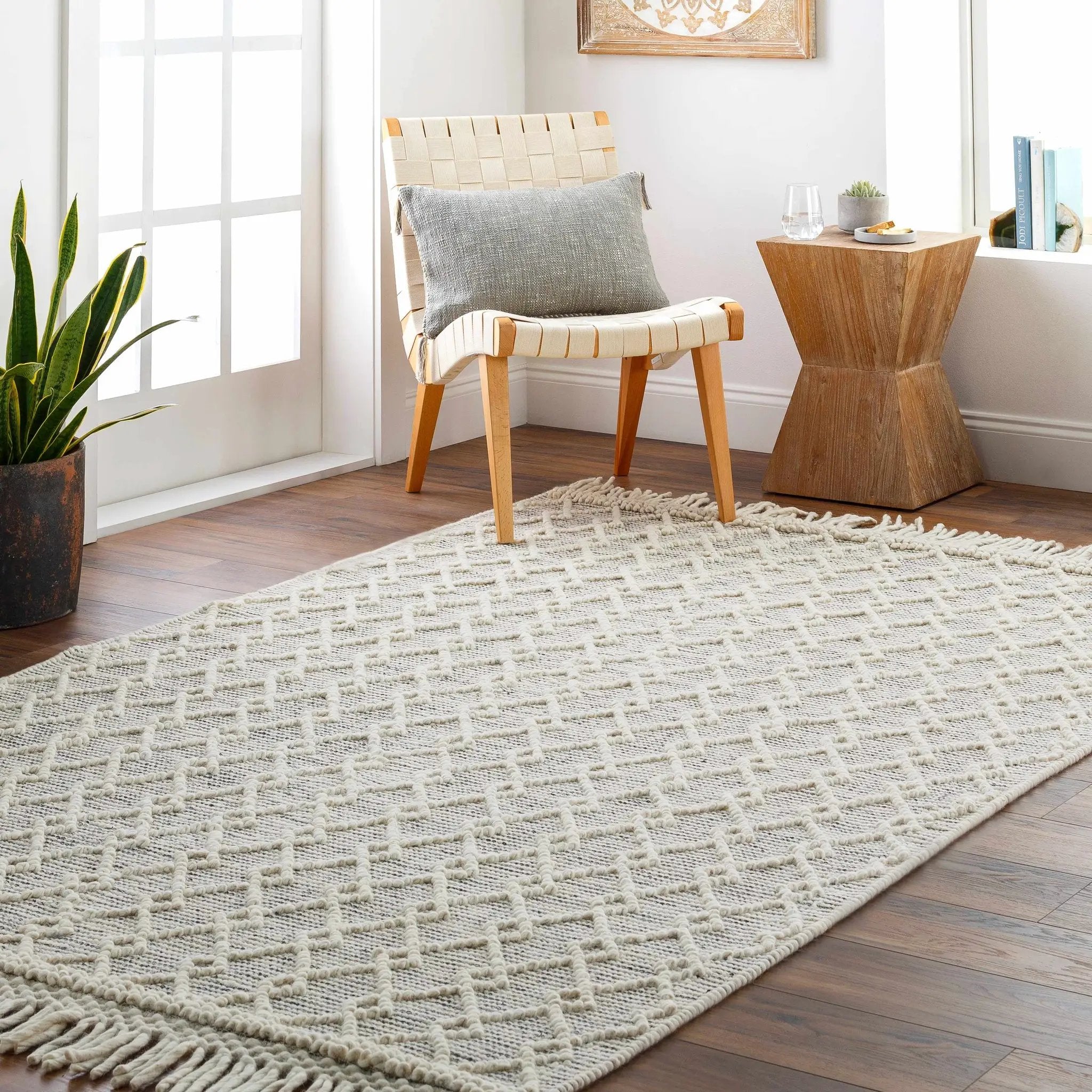 Diata Wool Rug with Tassels - Clearance by Boutique Rugs