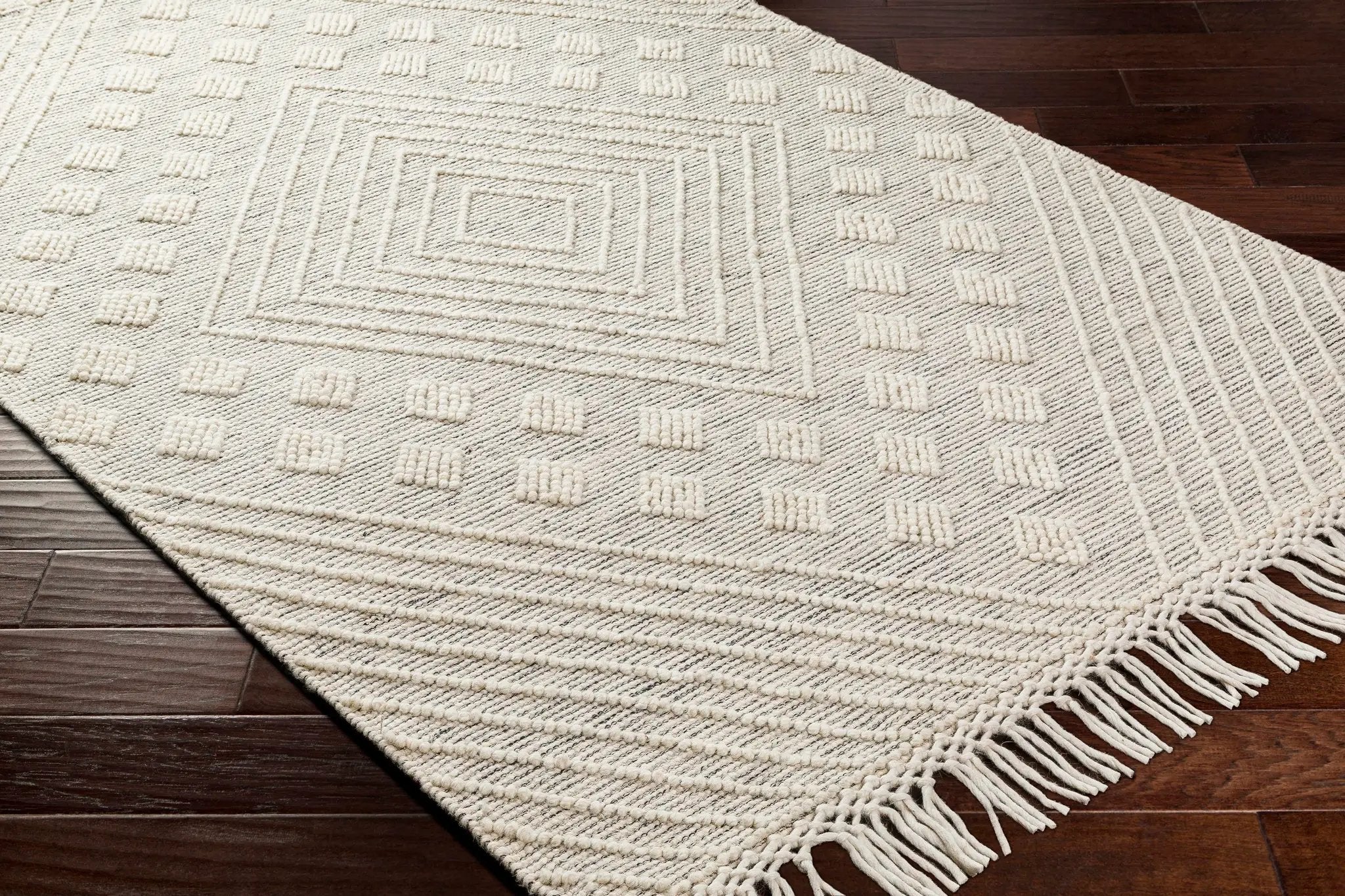Dama Wool Rug with Tassels - Clearance by Boutique Rugs