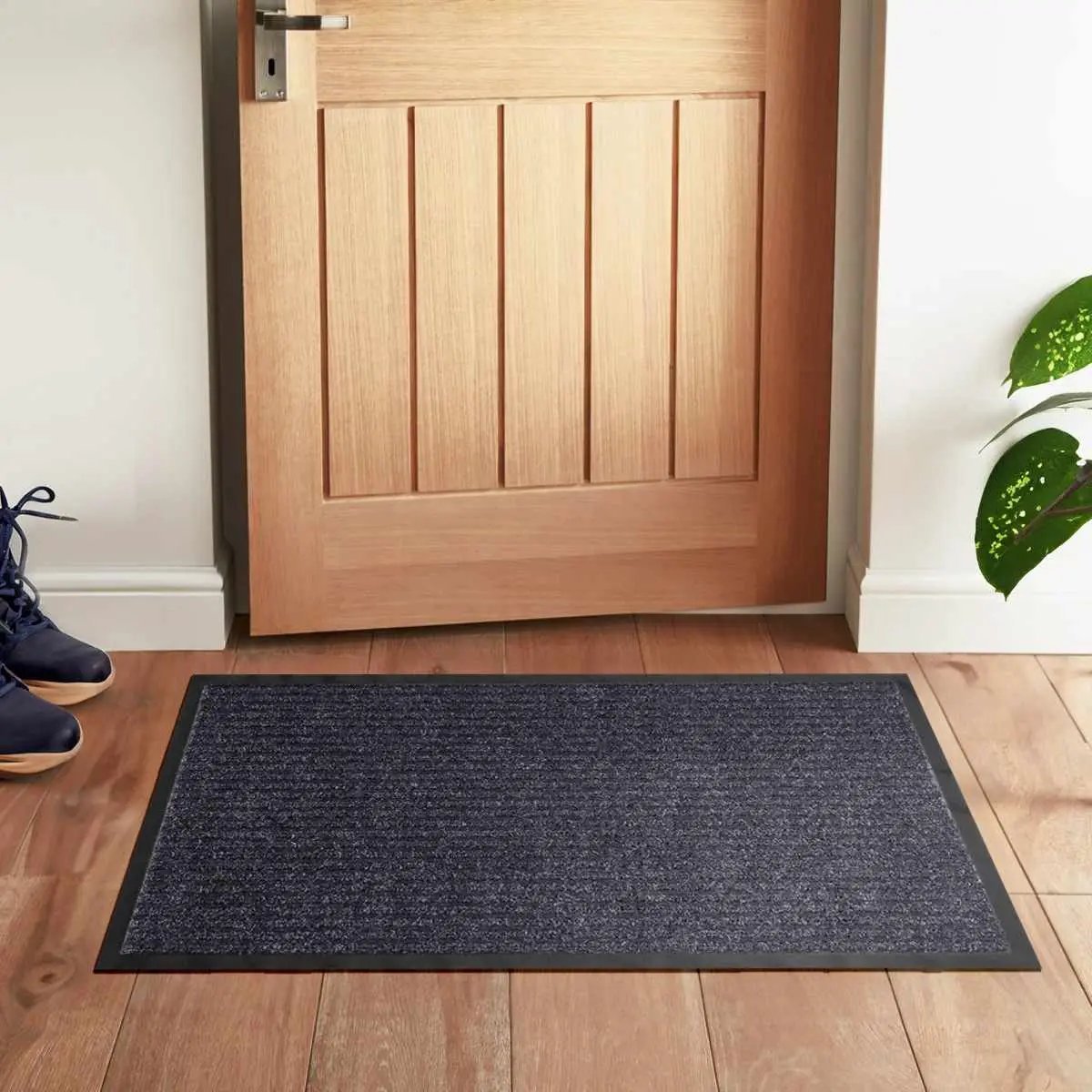 Basic Outdoor Mat, Gray by Boutique Rugs