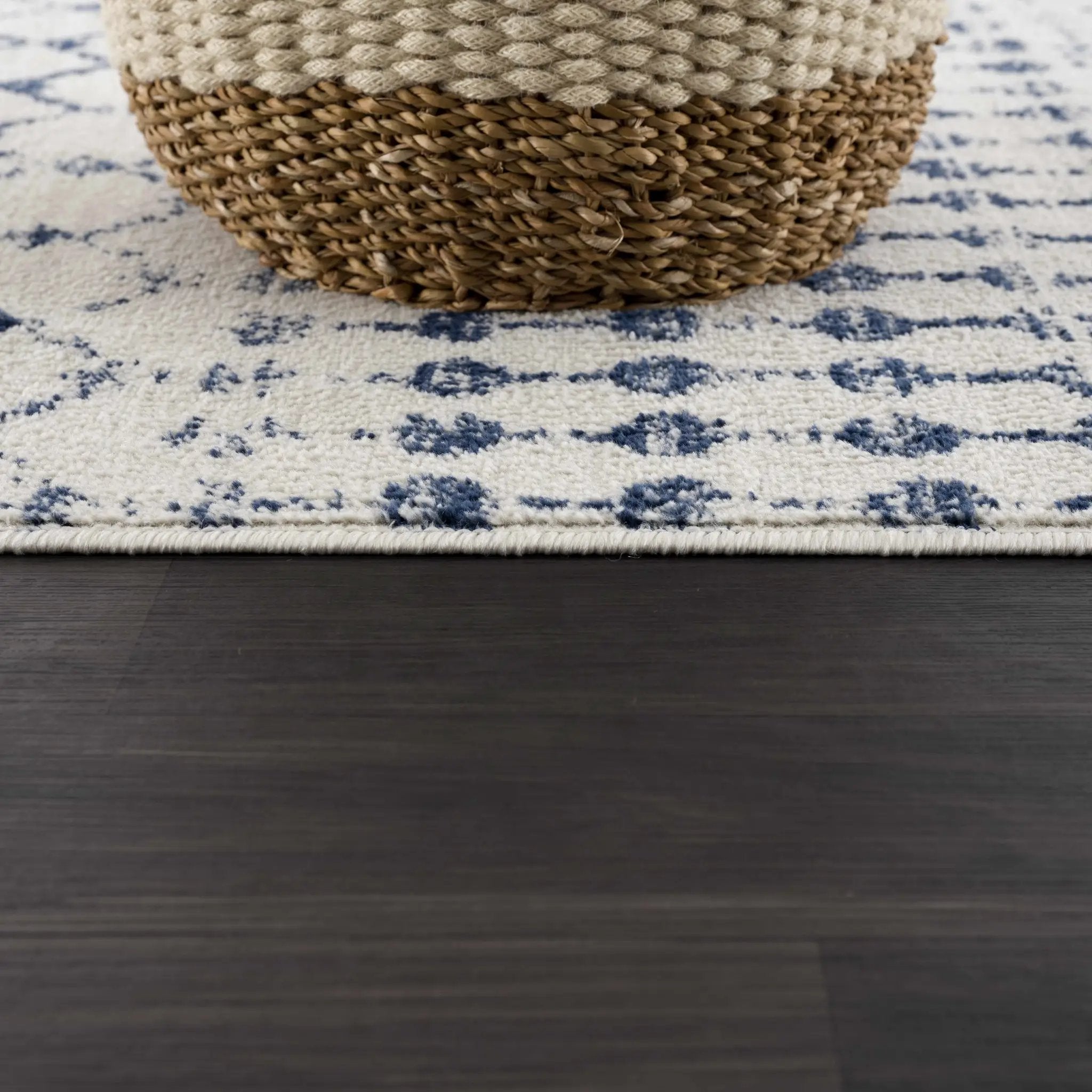 Tigrican Blue 2332 Area Rug - Clearance by Boutique Rugs