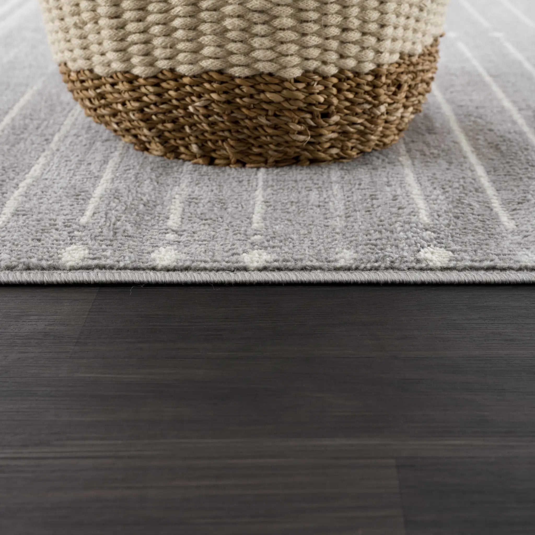 Tigri Aztec Ivory & Gray 2324 Area Rug - Clearance by Boutique Rugs