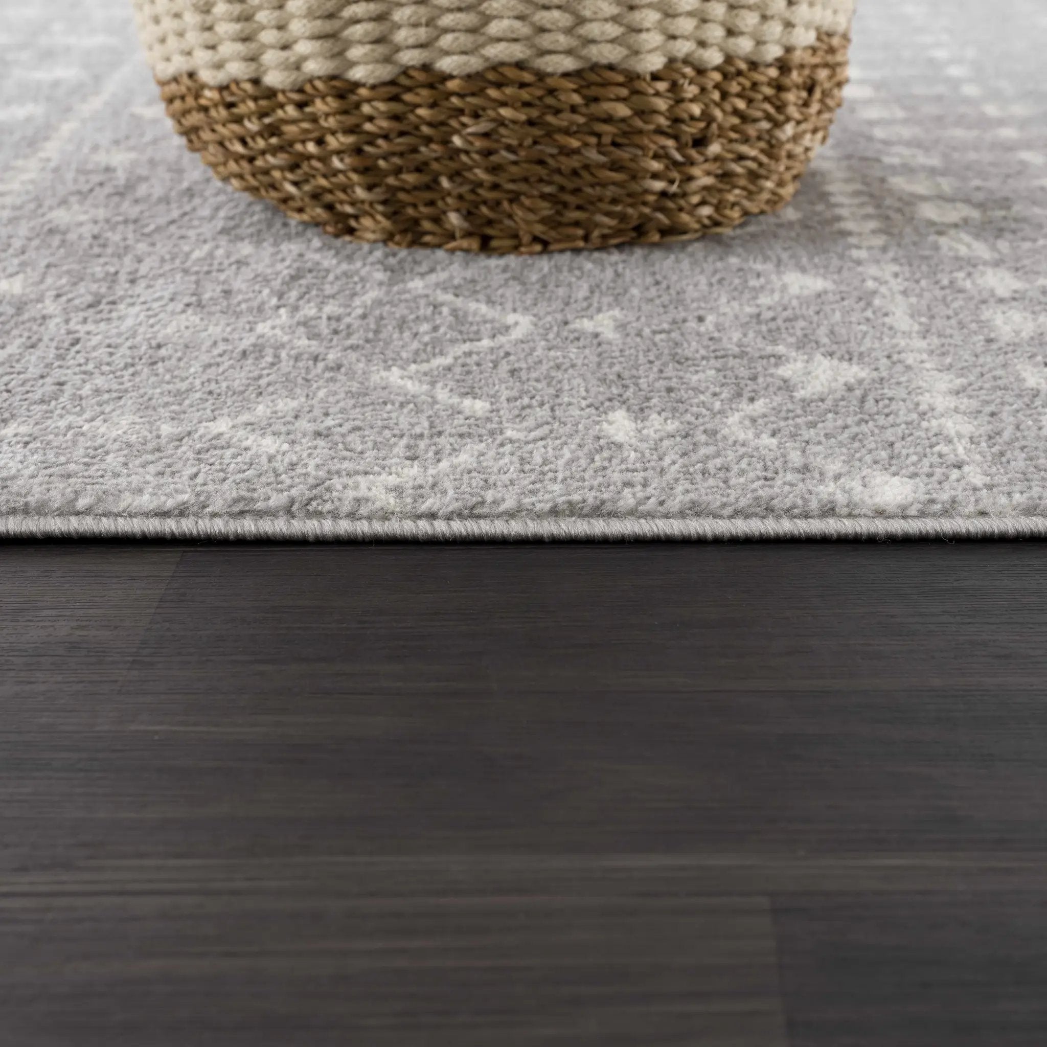 Tigrican Light Gray 2334 Area Rug - Clearance by Boutique Rugs