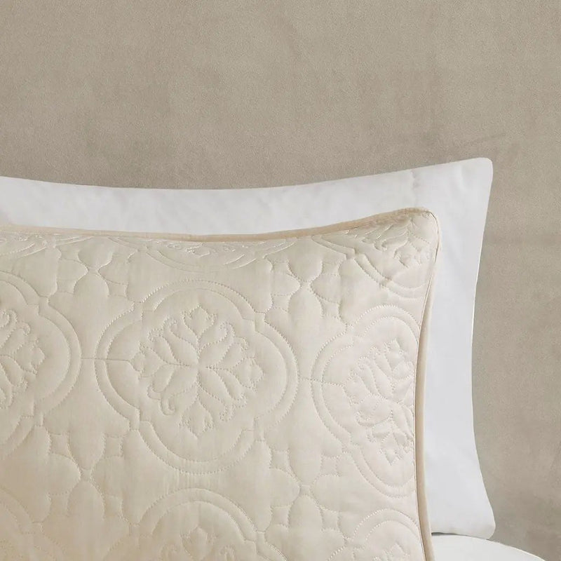 3 Piece Reversible Bedspread Set Cream King/Cal King by HouseOfZazla