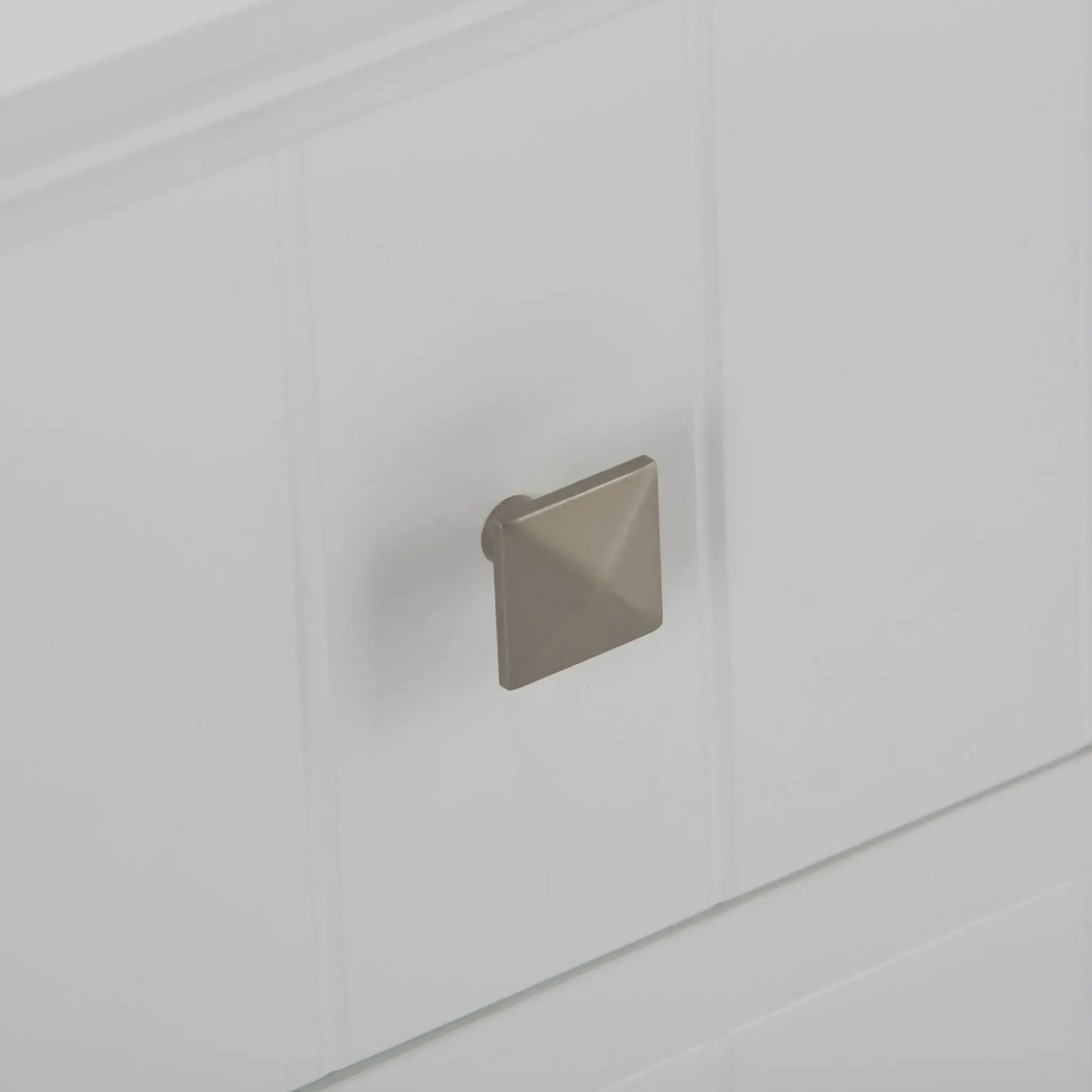 Acadian - 4 Drawer Floor Storage Cabinet - Pure White by HouseOfZazla