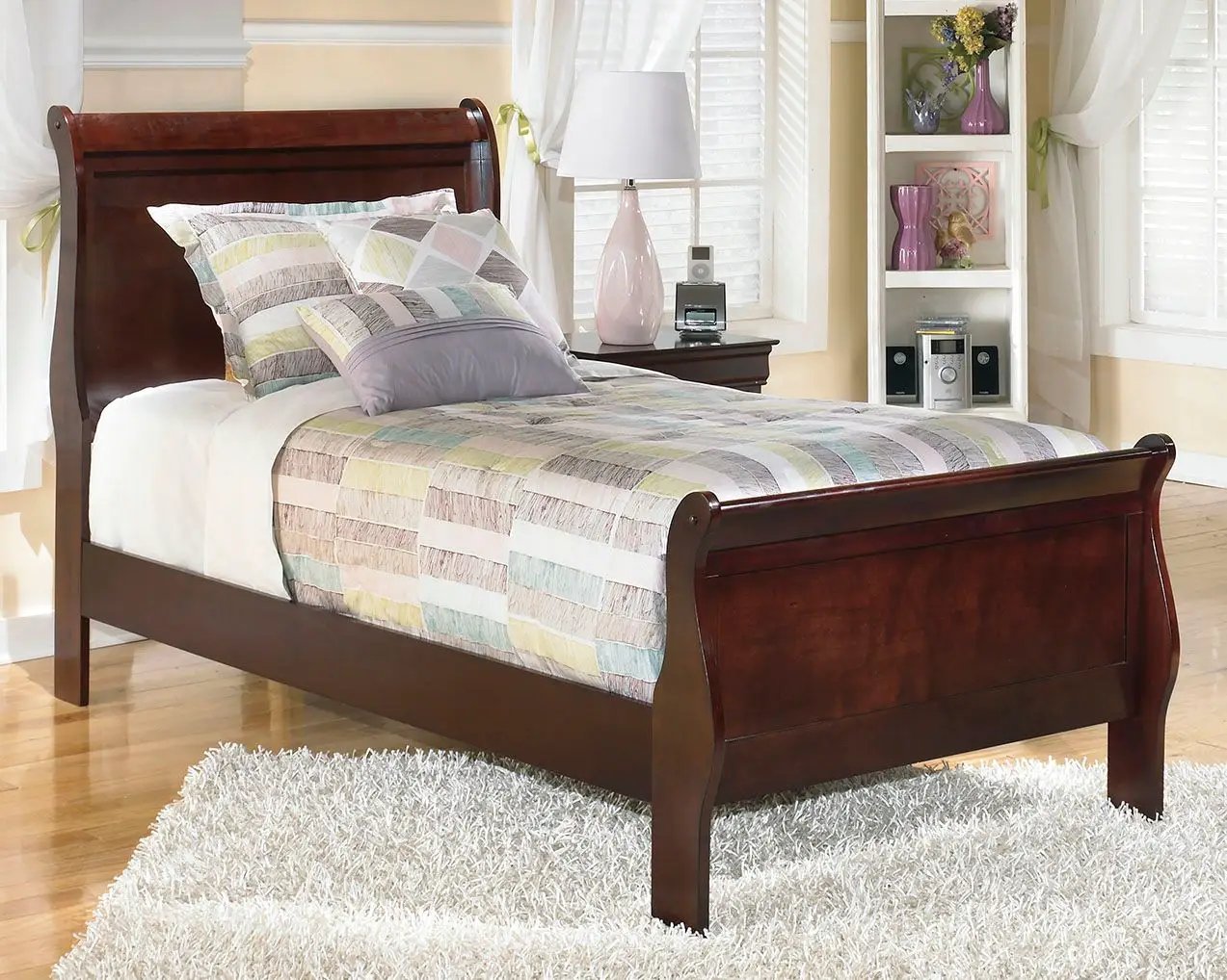 Alisdair - Sleigh Bed Set by Unique Piece Furniture