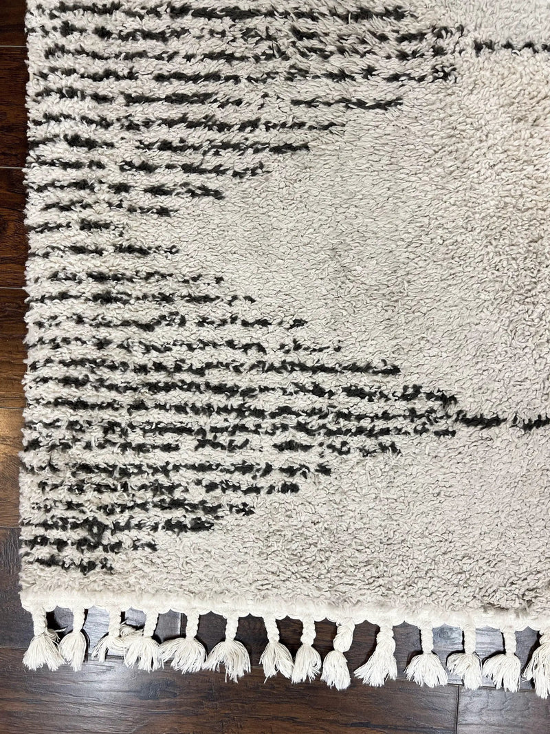 Shag Rug 5x8, Off White and Black Modern Contemporary Shag Area Rug, Moroccan Style Rug 5 x 8 ft, Medium Sized Rug, nuLoom Rug by Jewel Rugs