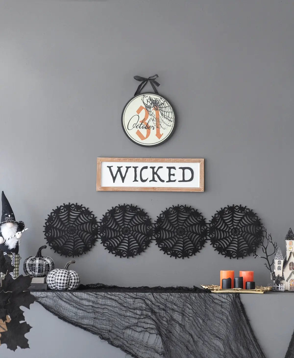 Set of 2, 12x12" Halloween Circle Sign by HouseOfZazla