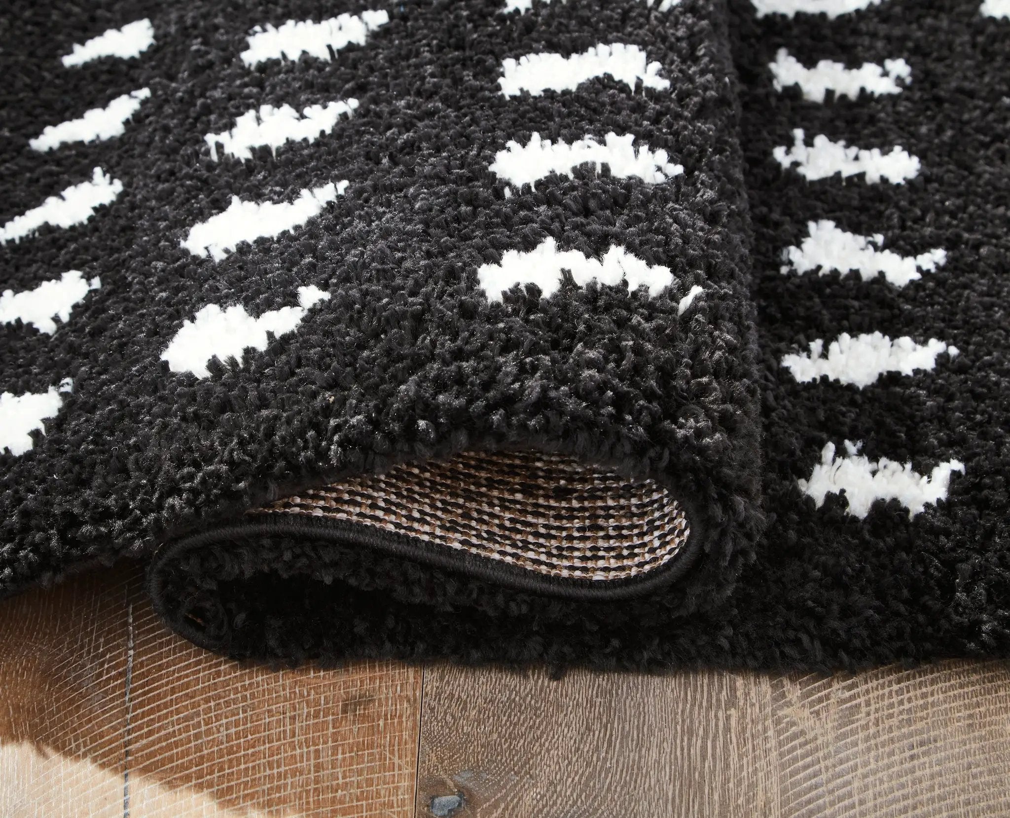 Minston - Rug by Unique Piece Furniture