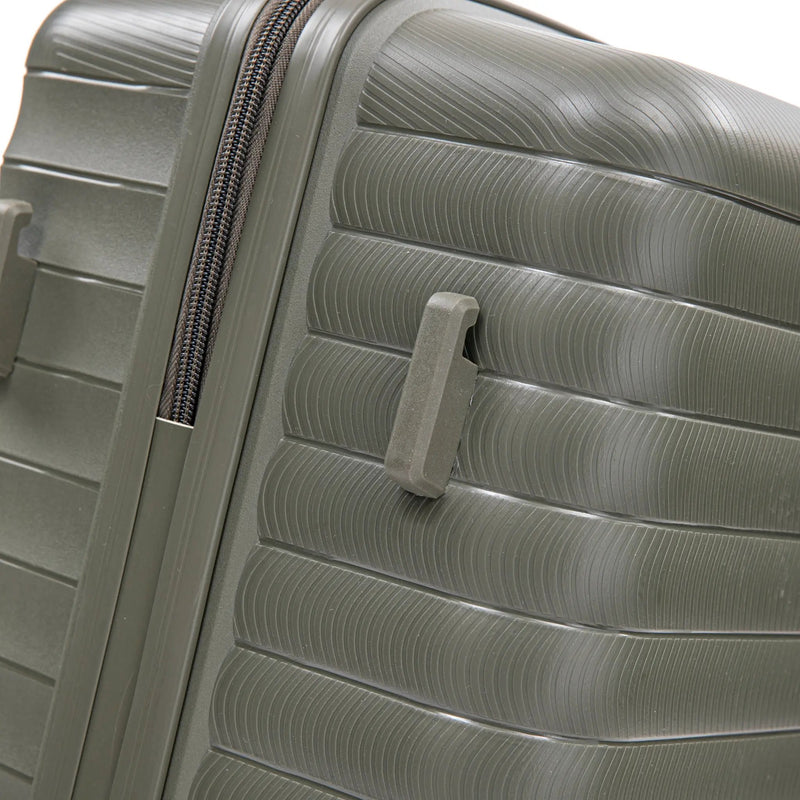 4 Piece Set Spinner Wheel Luggage with Cosmetic Case in Green by HouseOfZazla