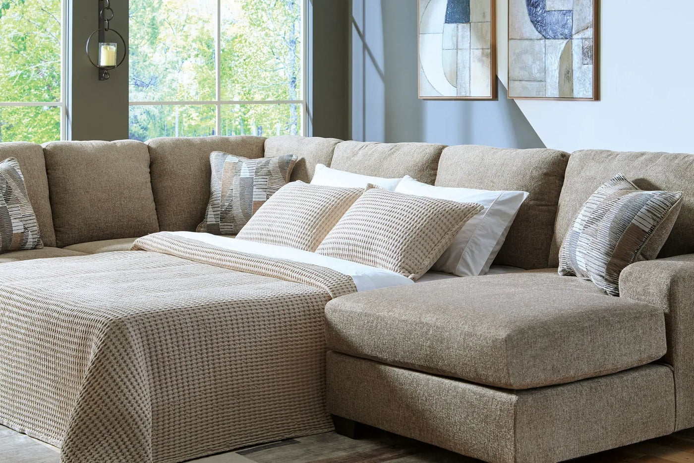 Newellen - Sectional by Unique Piece Furniture