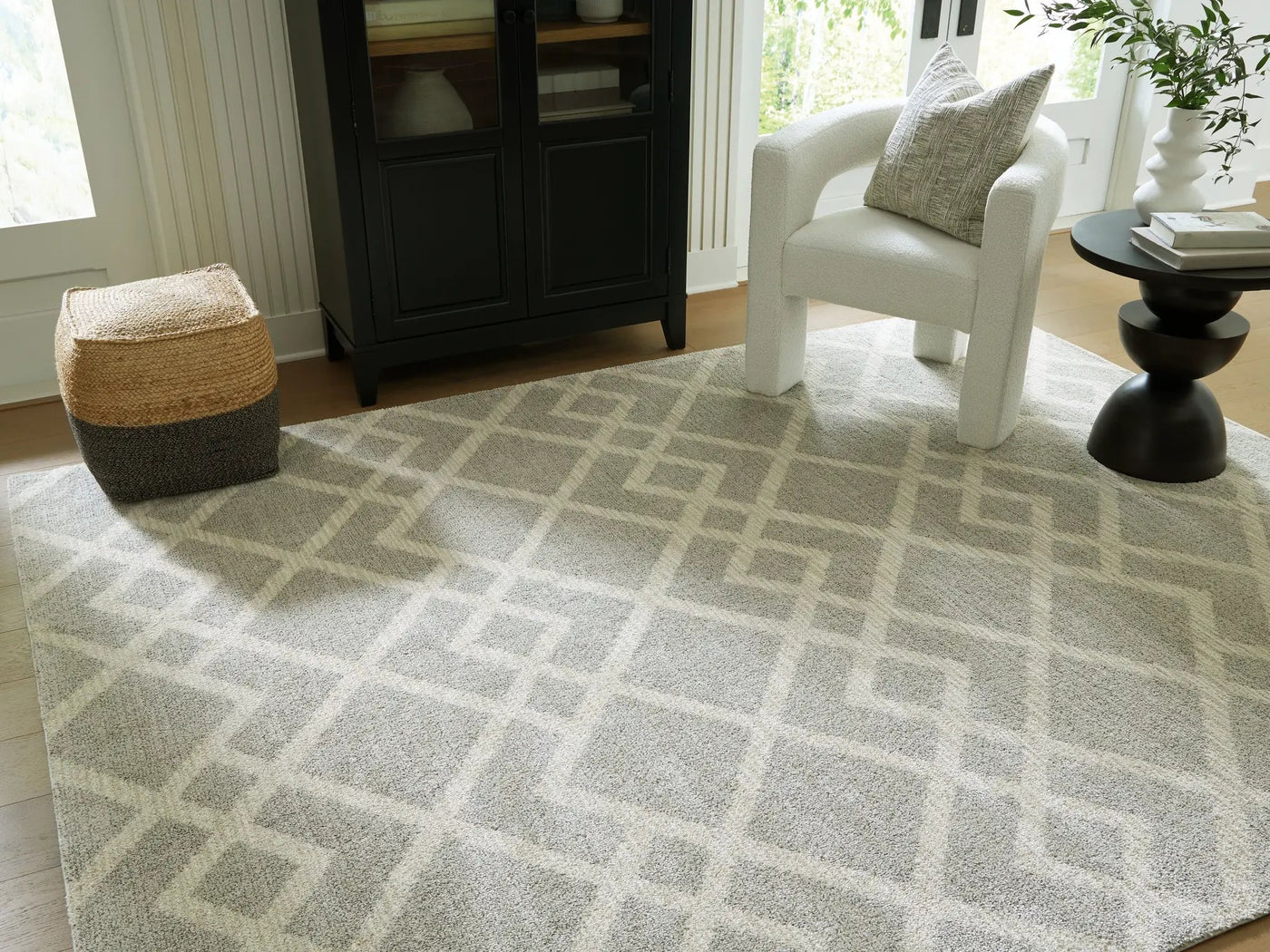 Unawick - Rug by Unique Piece Furniture