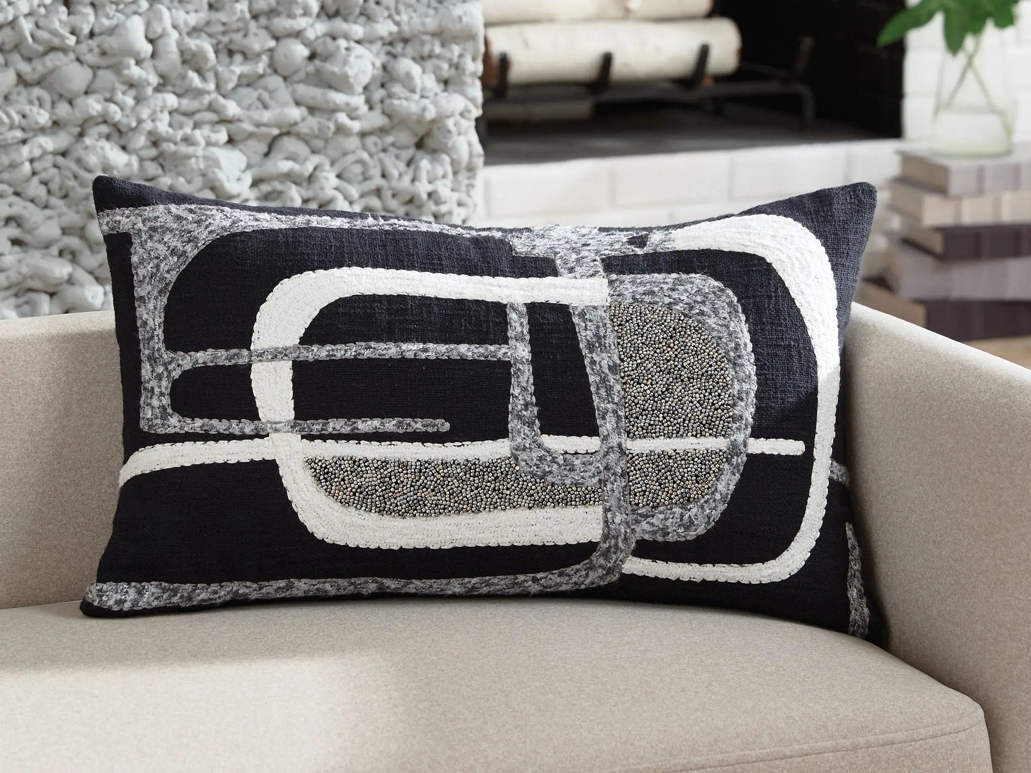Gavrileigh - Pillow by Unique Piece Furniture