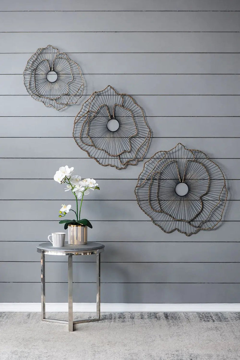 Metal Flowers Wall Decor, Transitional Wall Floral Sculpture For Foyer Porch Hallway Entrance (Set of 3) - Gold by HouseOfZazla