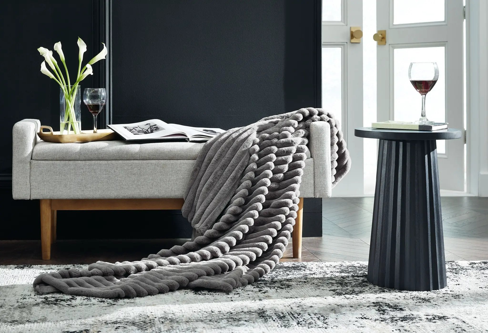 Alsonwell - Throw by Unique Piece Furniture