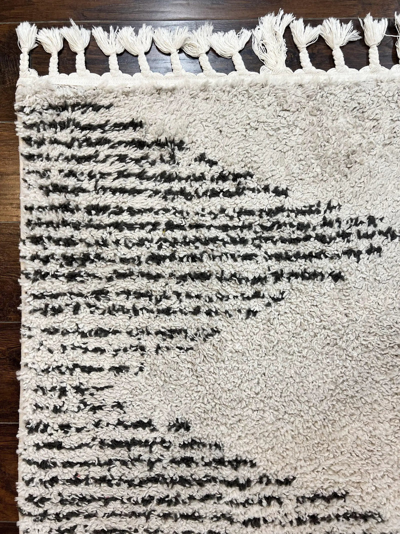 Shag Rug 5x8, Off White and Black Modern Contemporary Shag Area Rug, Moroccan Style Rug 5 x 8 ft, Medium Sized Rug, nuLoom Rug by Jewel Rugs