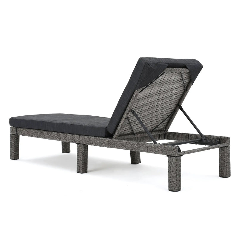 Puerta KD Chaise Lounge by HouseOfZazla