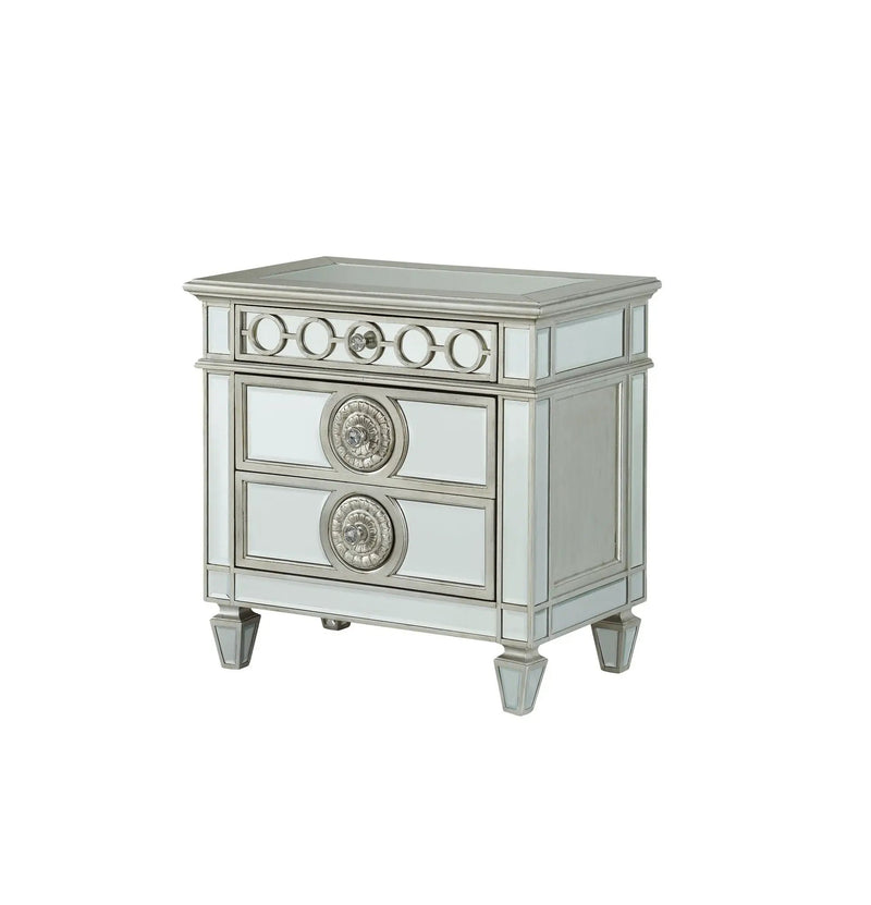 Varian - Mirrored Nightstand - Silver by HouseOfZazla