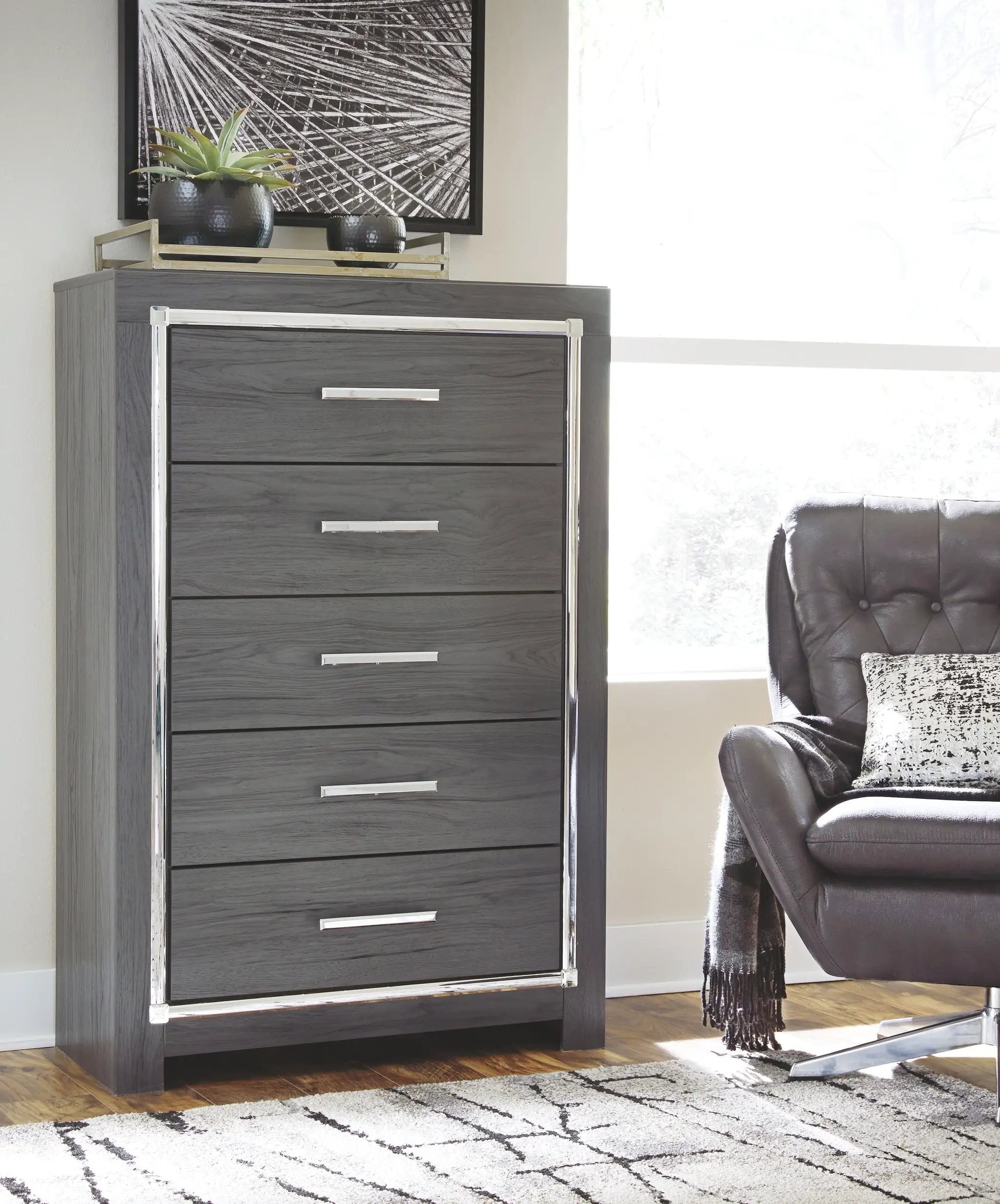 Lodanna - Five Drawer Chest - Gray by Unique Piece Furniture