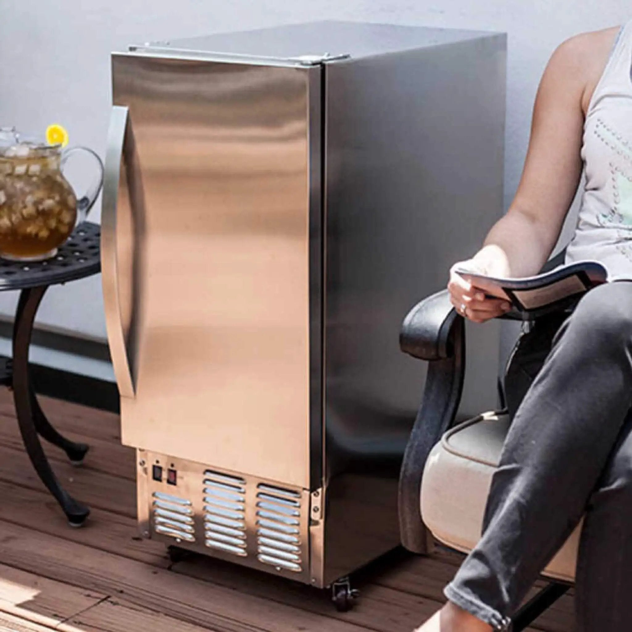 Edgestar 15-Inch Outdoor Undercounter Ice Maker W/ 50 LBS Daily Ice Production [OIM450SS] (SAK84720) by SAKSBY WHOLESALE