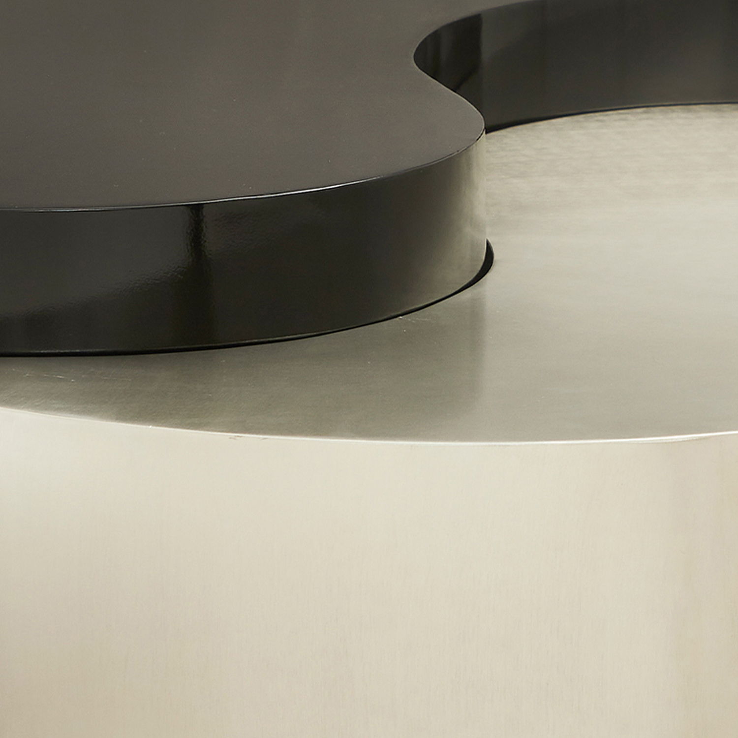 Ying Yang - Table by HouseOfZazla