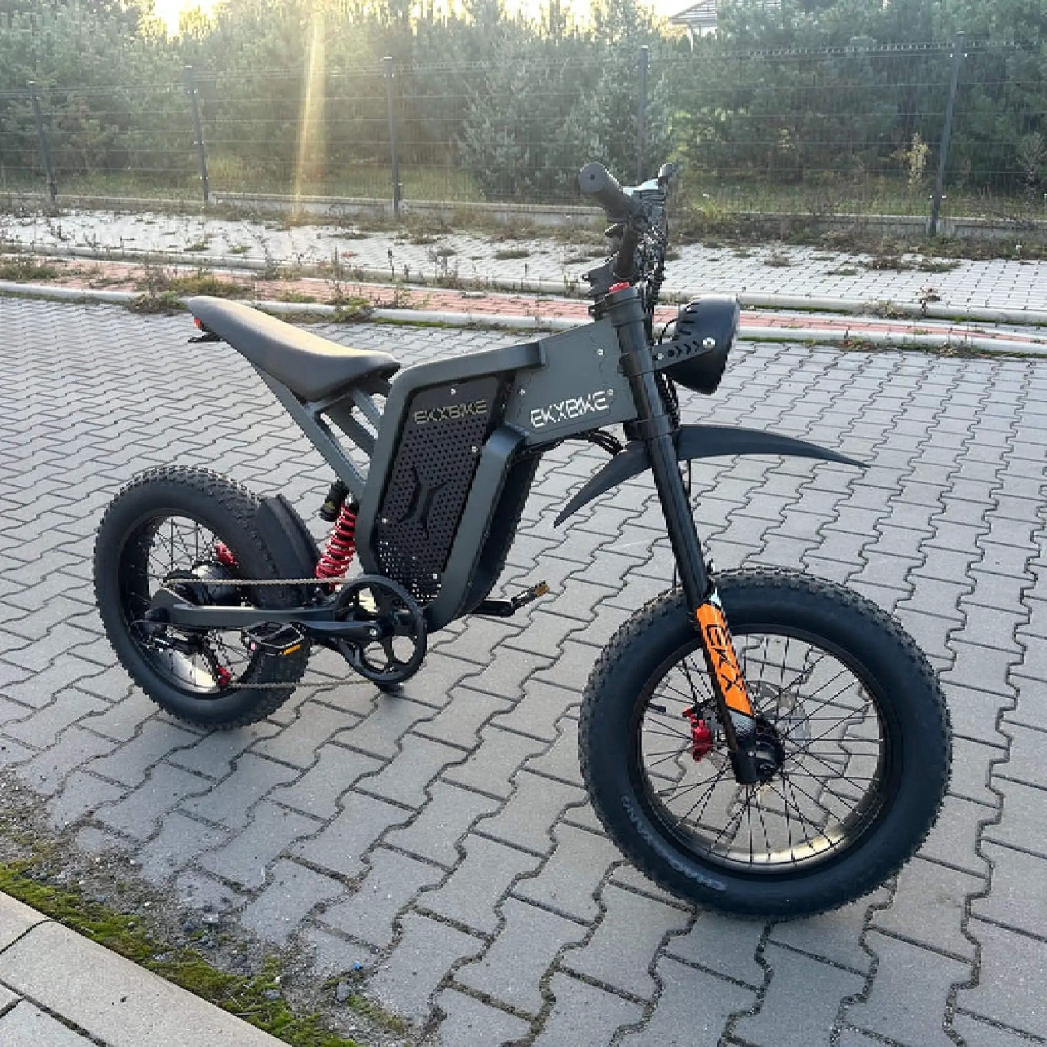 EKX X21 2000W 48V/35AH Premium Electric Off-Road Mountain Dirt Bike (SAK92745) by SAKSBY WHOLESALE