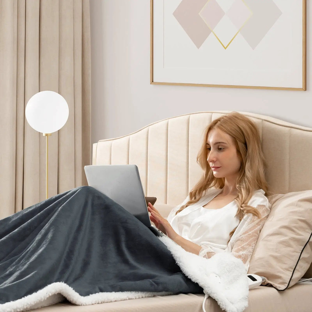Electric Heated Blanket Throw Reversible Flannel and Sherpa Blanket, photo 5 of 24