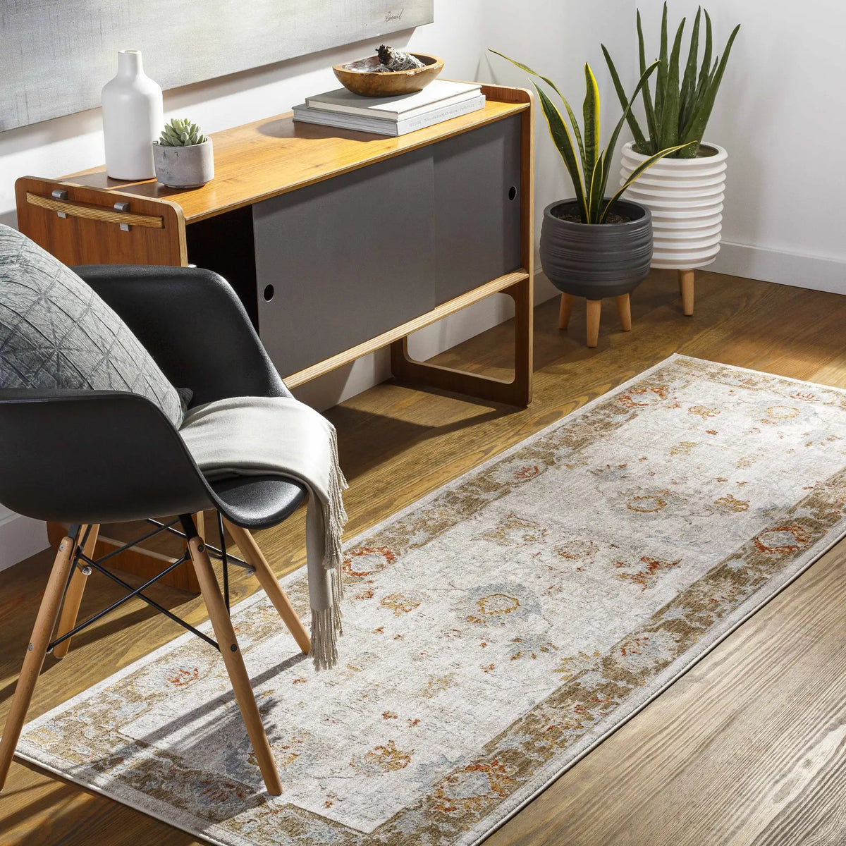 Elloree Traditional Thick Luxe Statement Rug - Clearance, installed in a room 4
