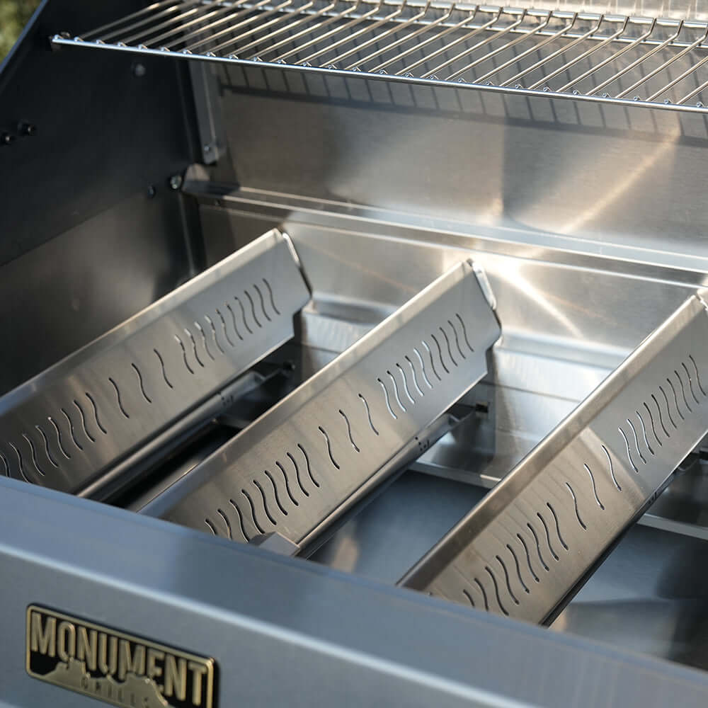Eminence 405 | Chic Clearview® Smart Stainless Gas Grill by Monument Grills