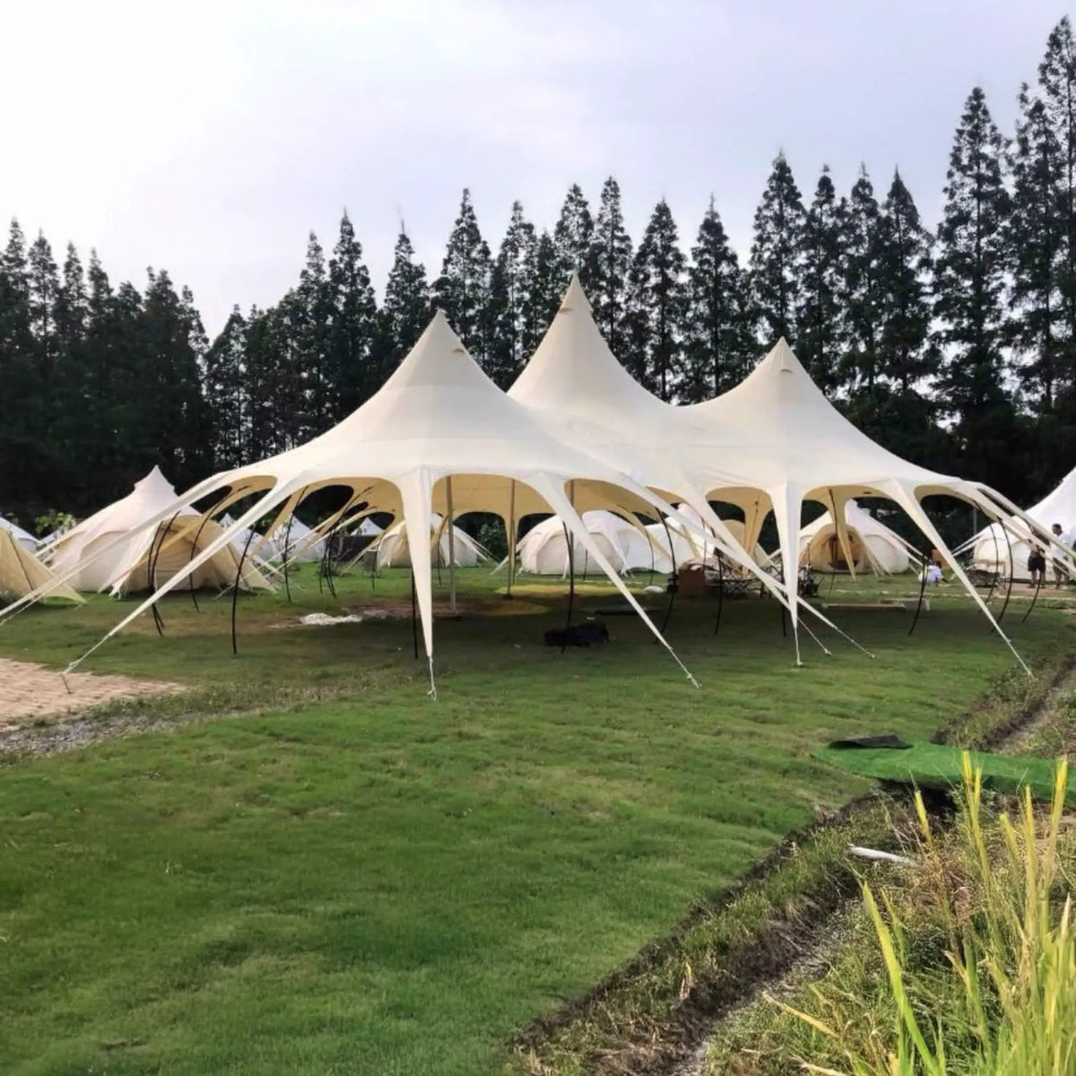 Extra-Large Portable Waterproof Multifunctional Outdoor Rain Tarp Canopy (SAK79811) by SAKSBY WHOLESALE