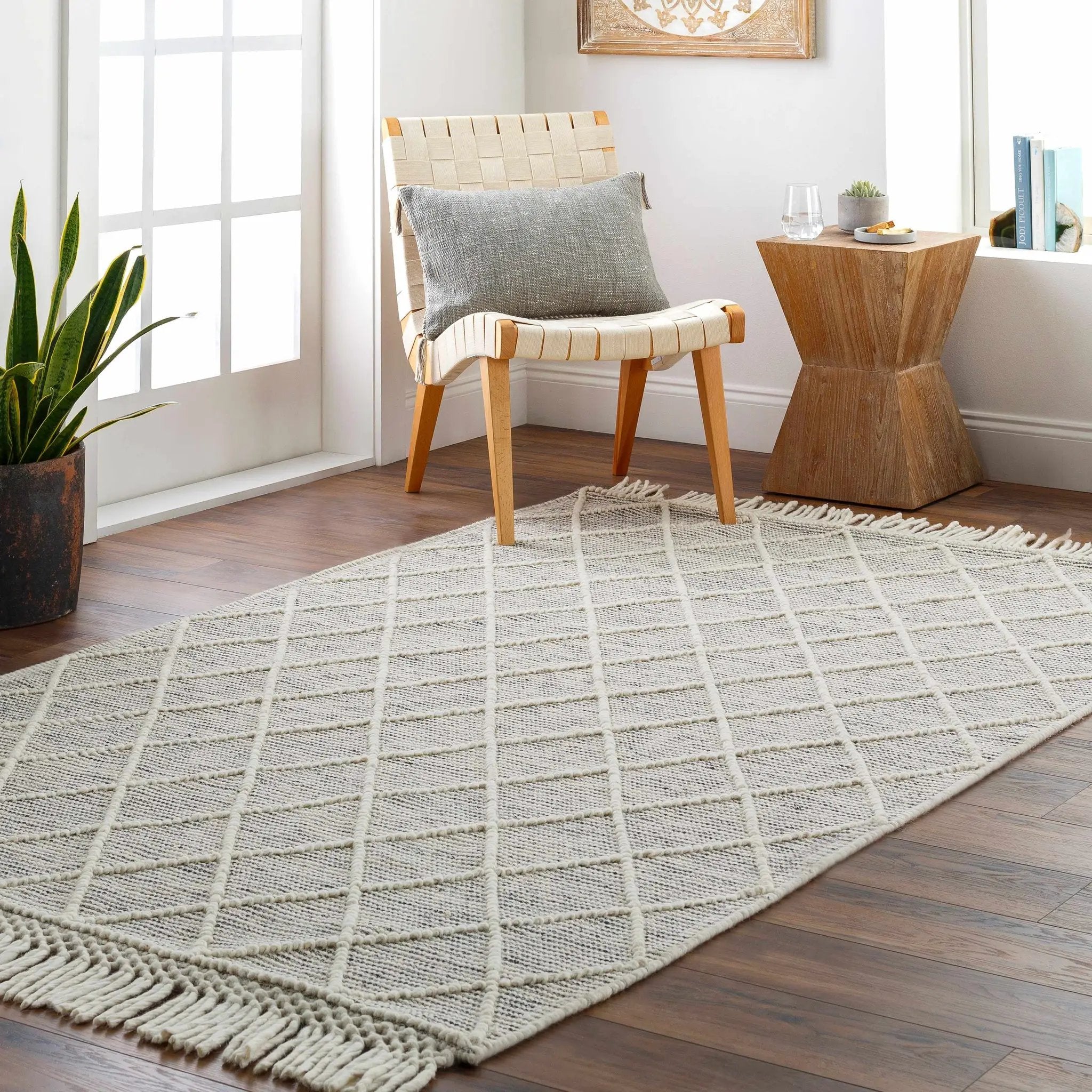 Ezria Wool Rug with Tassels - Clearance by Boutique Rugs