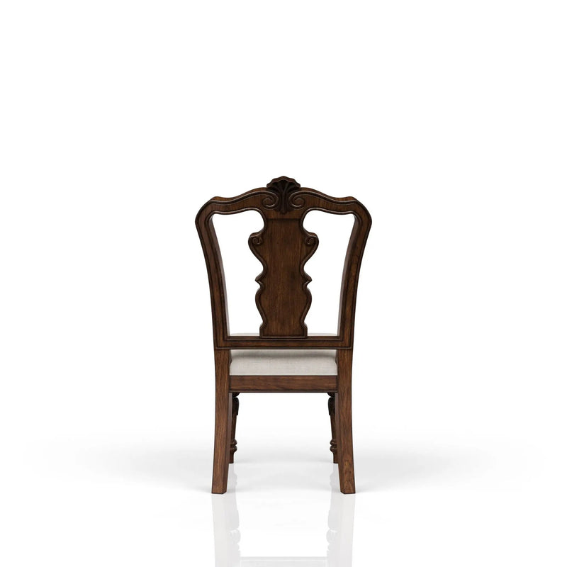 Traditional Chair by HouseOfZazla