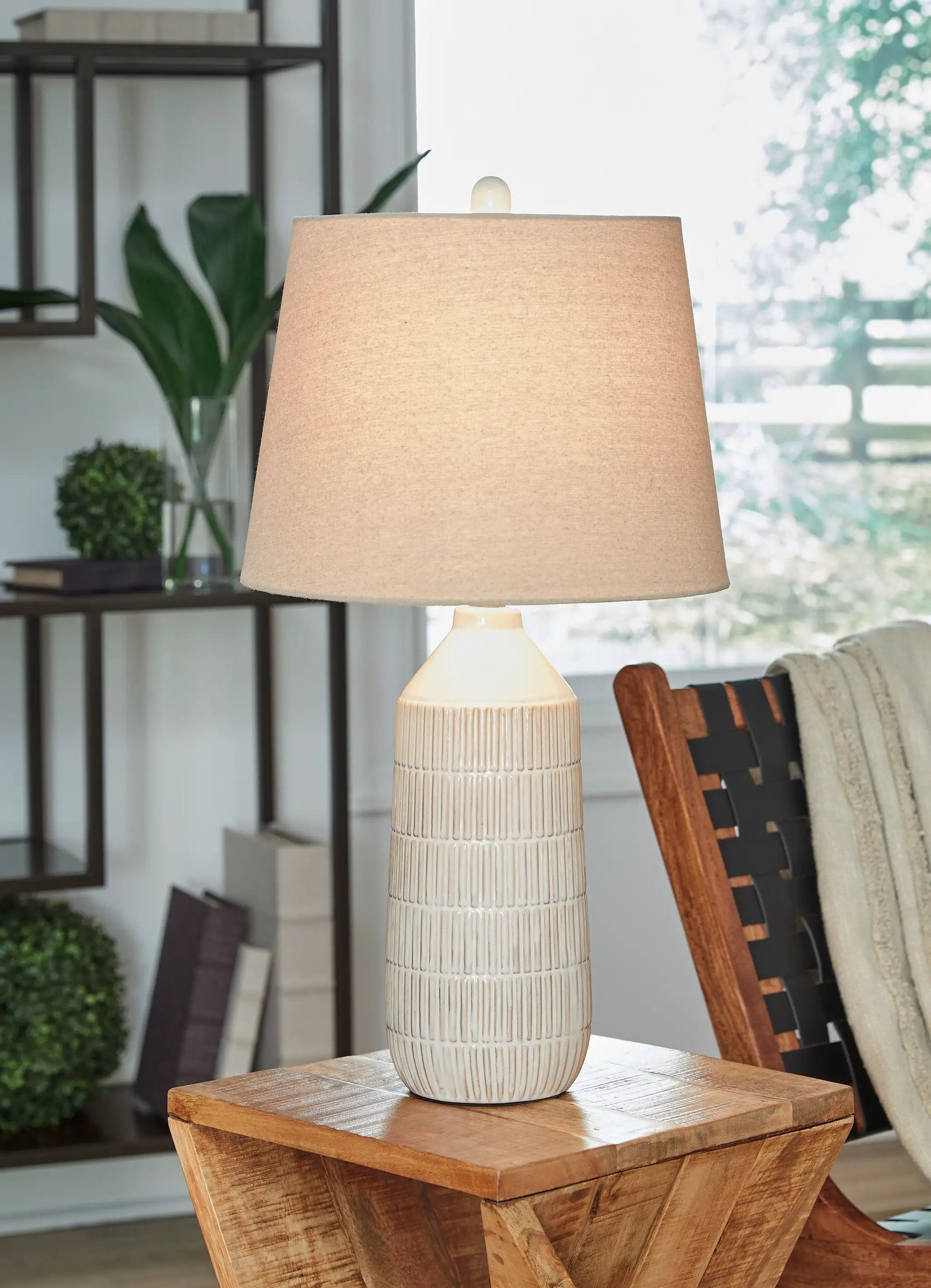 Willport - Ceramic Table Lamp (Set of 2) - Off White by Unique Piece Furniture