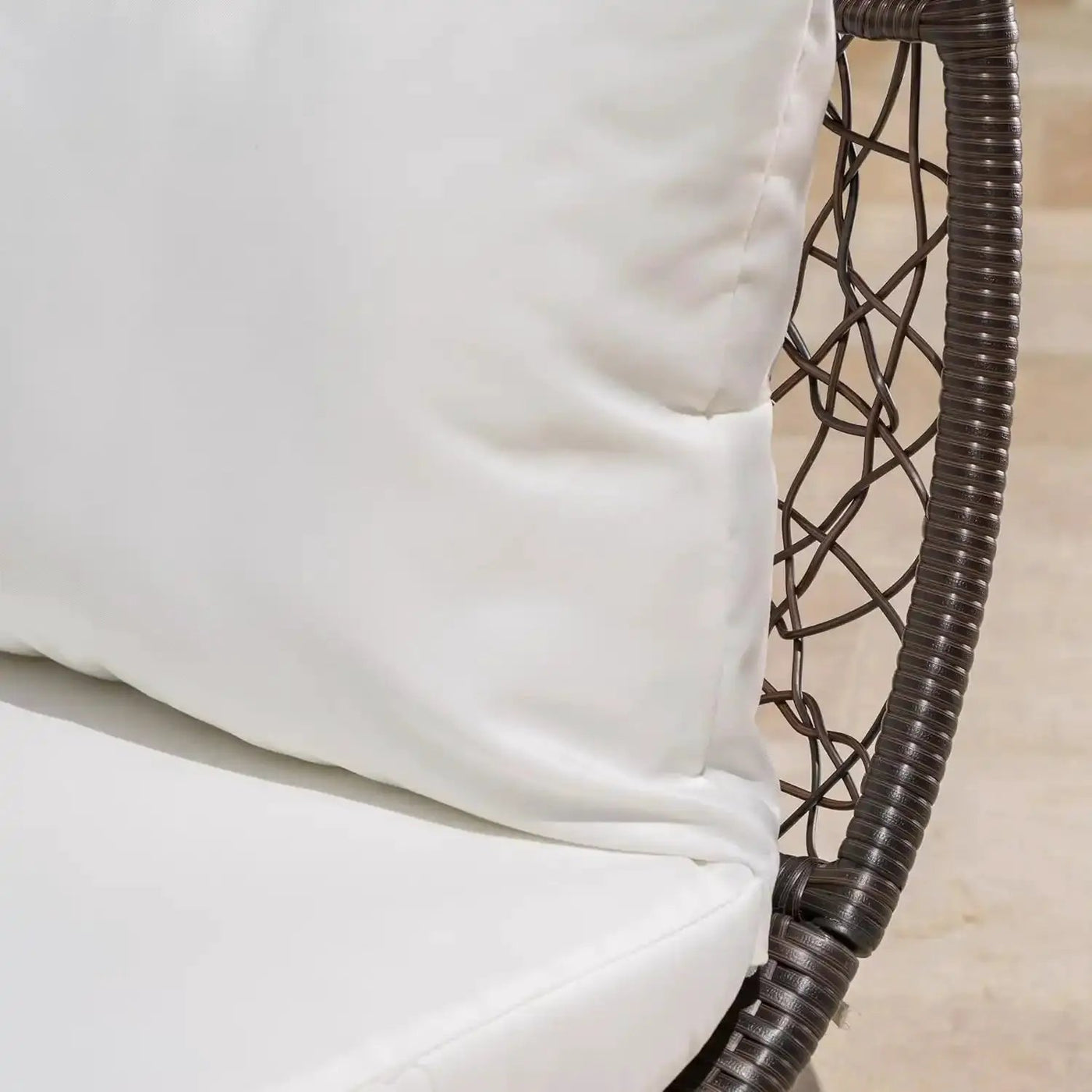 Abigal Outdoor Wicker Daybed With Cushion by HouseOfZazla
