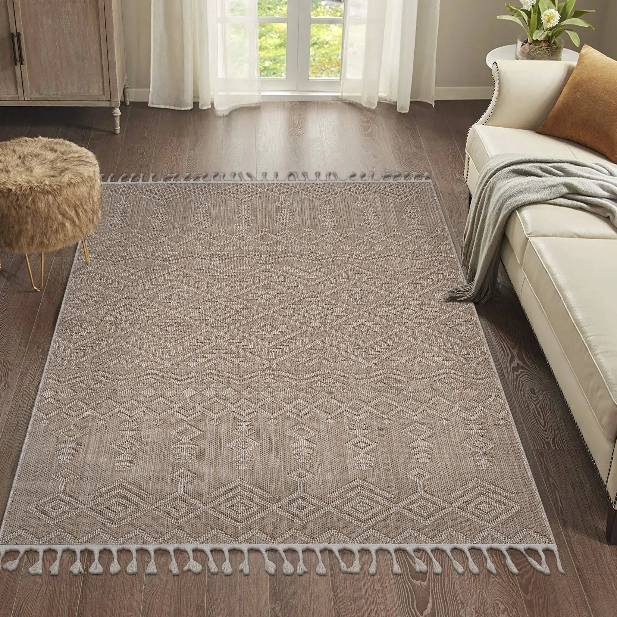 Guros Collection 6.7X9 Rug by HouseOfZazla