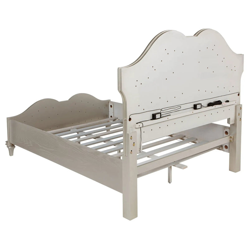 Evangeline 4-piece Queen Bedroom Set Silver Oak by Unique Piece Furniture