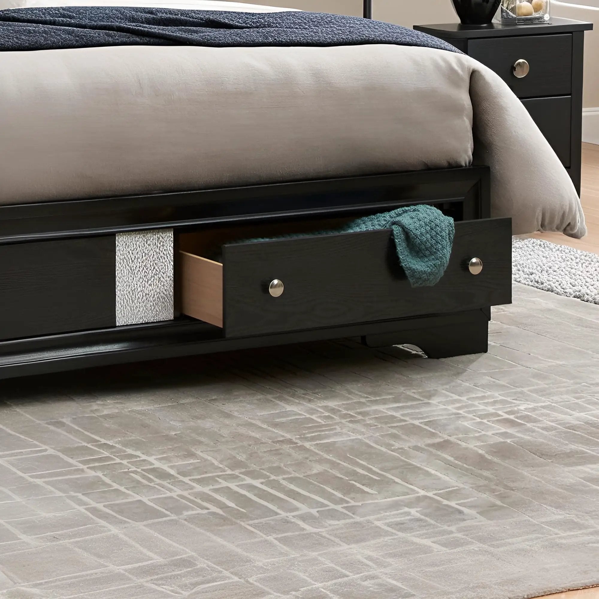 Madrid G02350B-QB Queen Bed by HouseOfZazla